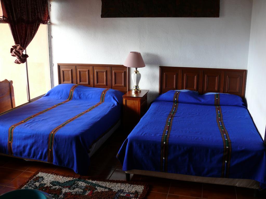 Hotel Playa Linda Panajachel Quarto foto